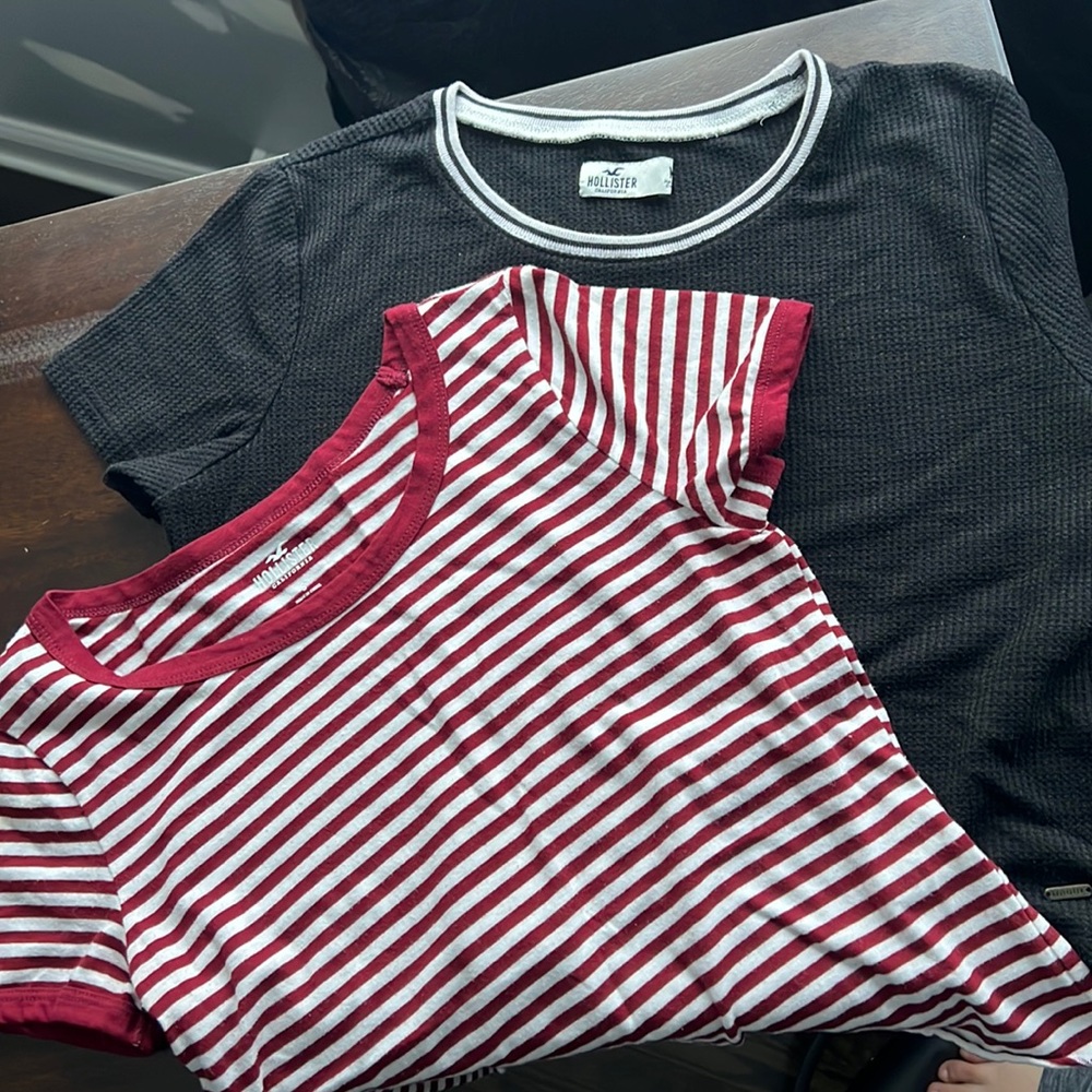 HOLLISTER Woman’s T-Shirt (2 for$10)‼️